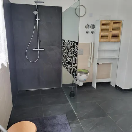 Apartment Im Sanierten Denkmal Max 4 Personen *